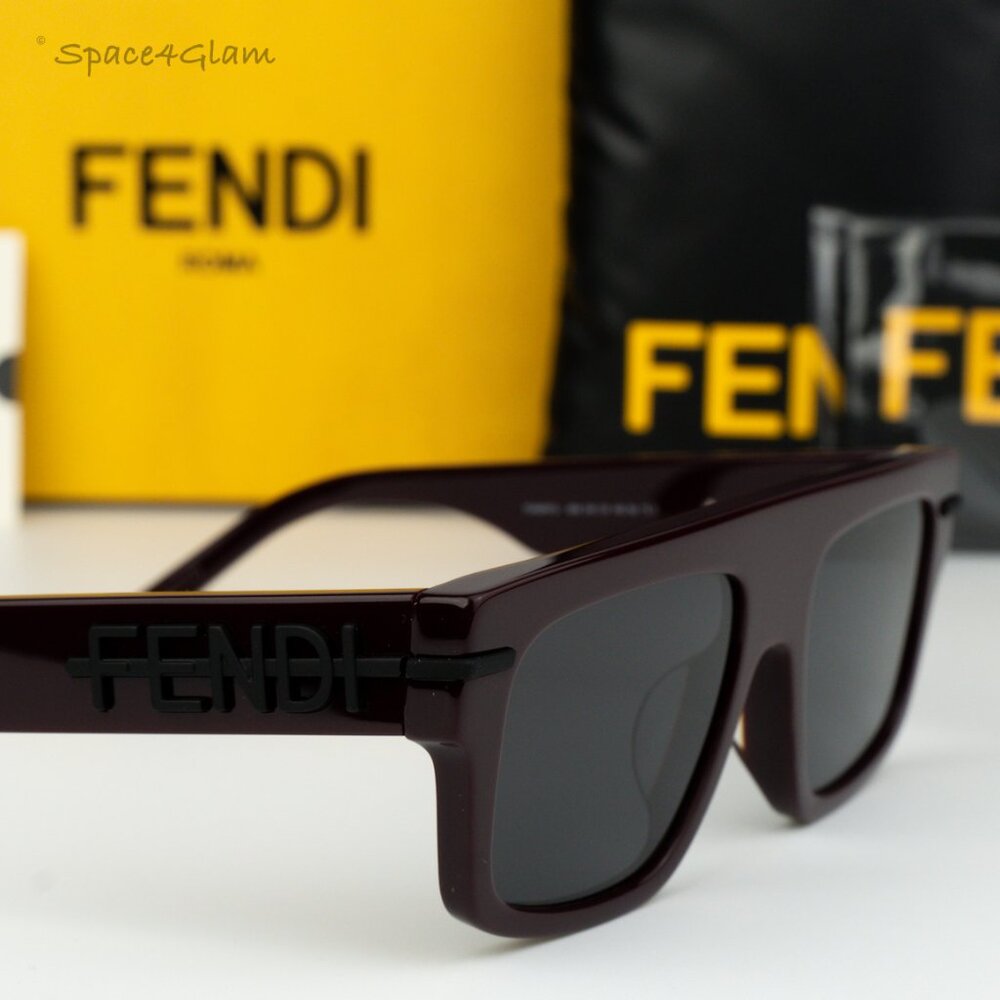 BRAND NEW Fendi FE40091U FENDIGRAPHY 69A Bordeaux Grey Unisex Square Sunglasses - Picture 3 of 8